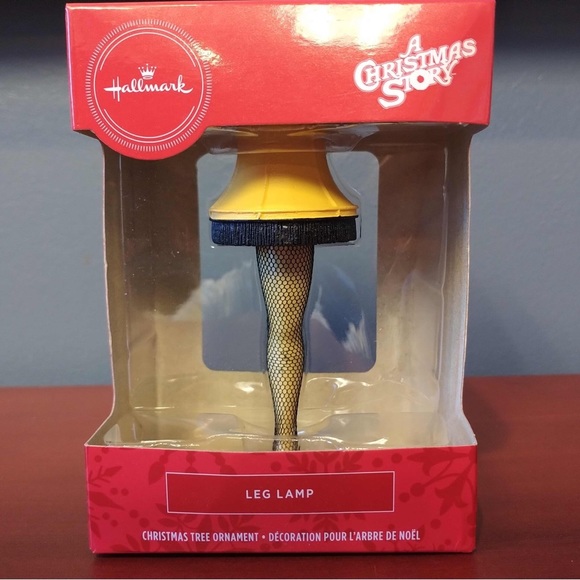 A Christmas Story leg lamp ornament - Picture 1 of 1